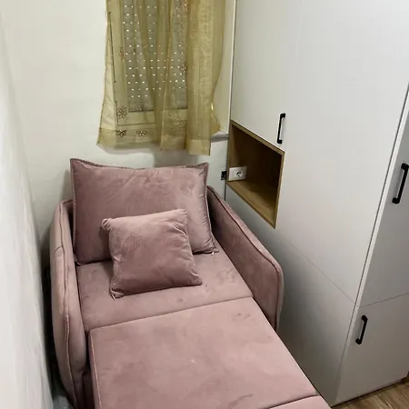 Bright & Roomy Myslym Shyri Apartment *